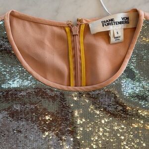 Diane Von Furstenberg silver Sequin Tank with a peachy pink back. size Small S